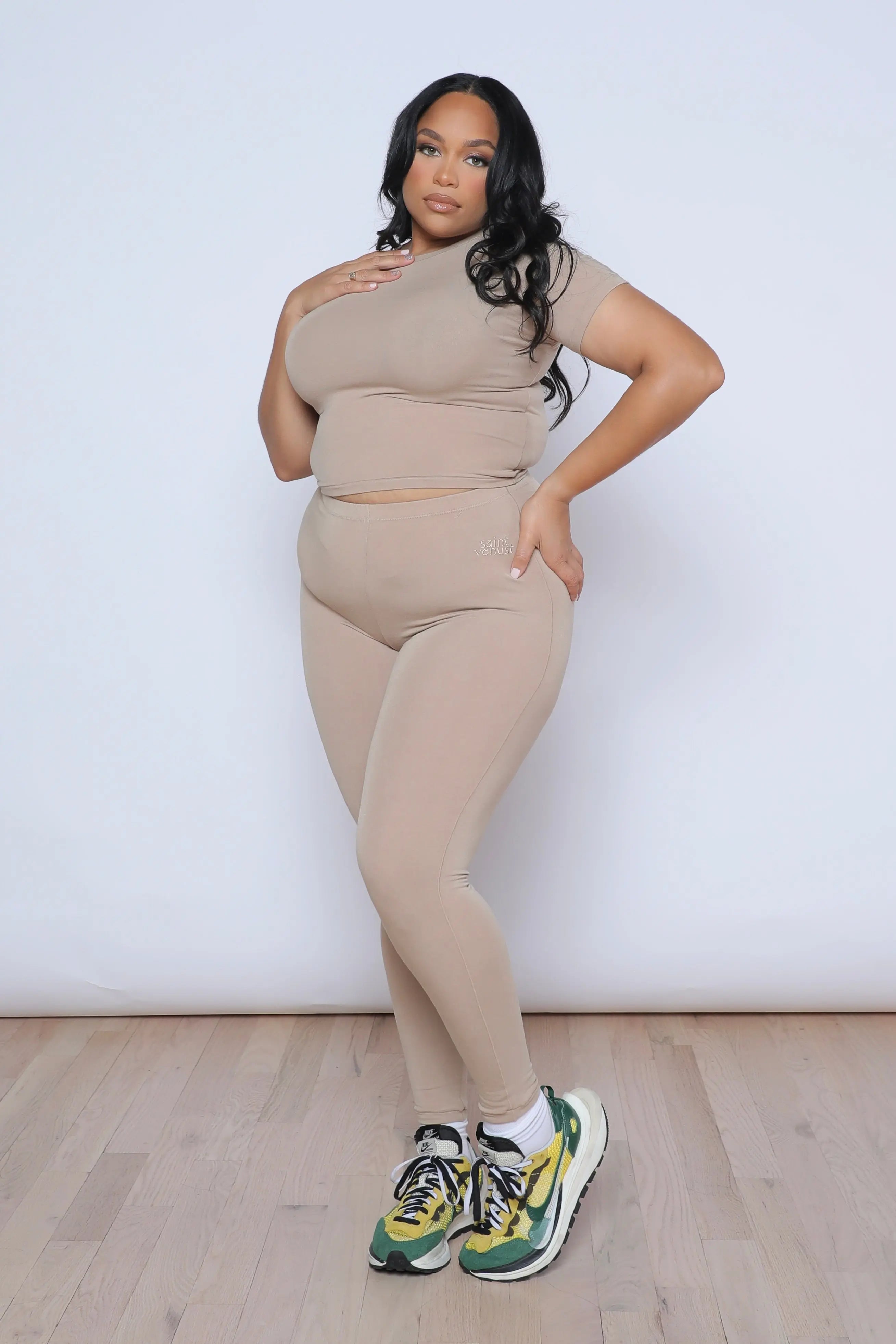 Essential Leggings - Tan SAINT VENUST