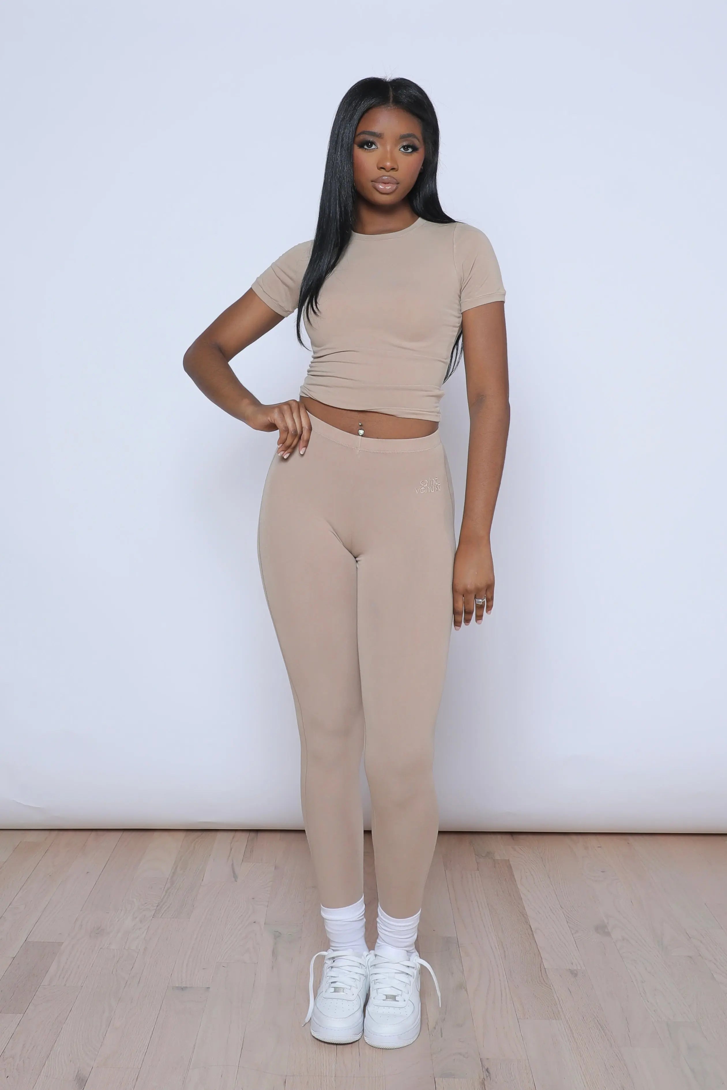 Essential Leggings - Tan SAINT VENUST